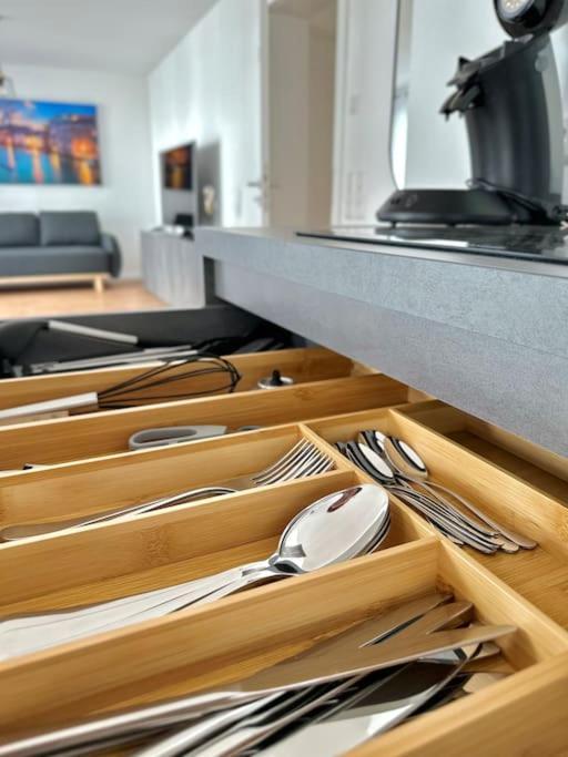 Amao-Pearl I Comfort Suite I 94Qm I Kingsize-Bett I Exklusiv Mit Balkon & Tiefgarage I Aufzug Offenburg Eksteriør bilde
